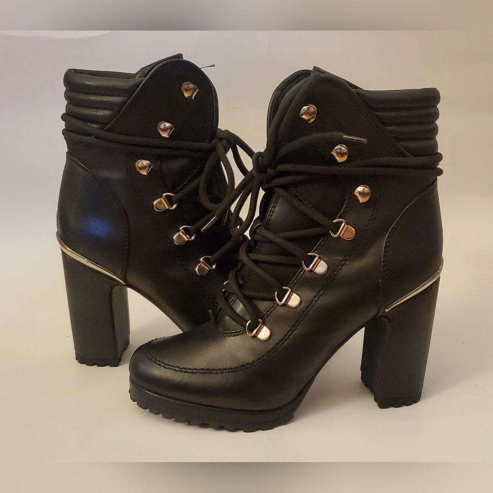 DKNY Lugsole Booties in Black Sz 6.5